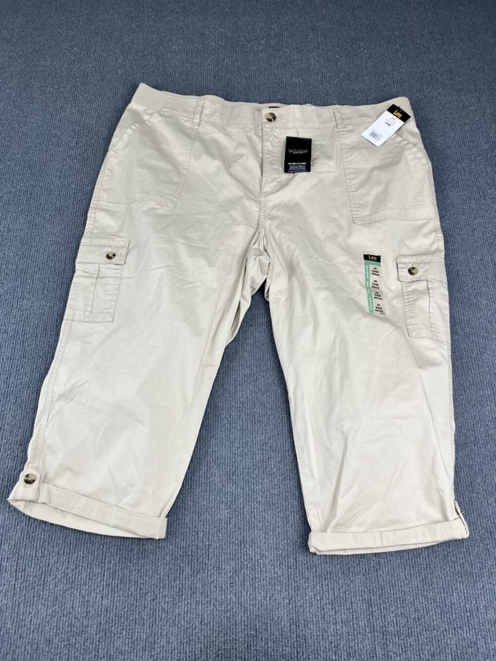 Lee Womens Flex-To-Go Cargo Capri Pants Pioneer Beige 24W NWT